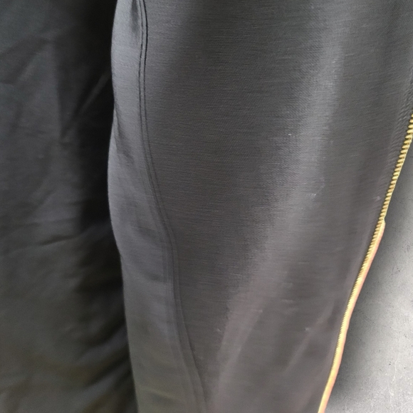 Calvin Klein sleek/chic moto jacket     w/edgy exposed zipper details.   Sz 16 - Picture 9 of 14